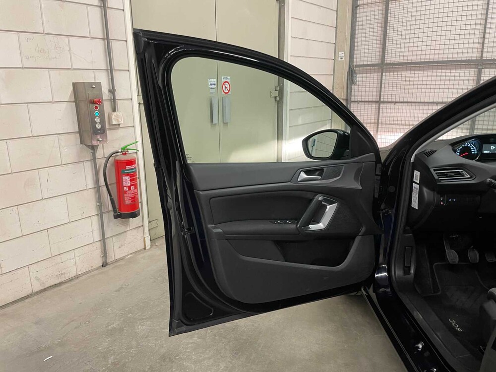 Peugeot 308 1.2 PureTech Style 131pk (Origineel-NL + 1e Eigenaar), JD-244-K