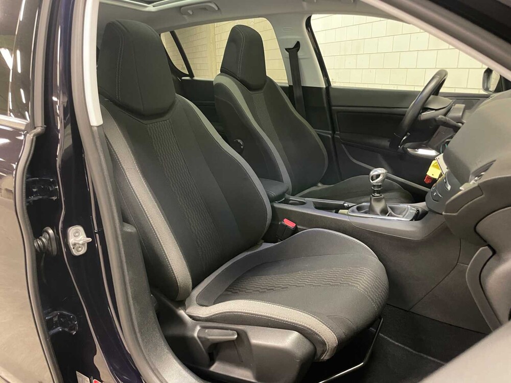 Peugeot 308 1.2 PureTech Style 131pk (Origineel-NL + 1e Eigenaar), JD-244-K