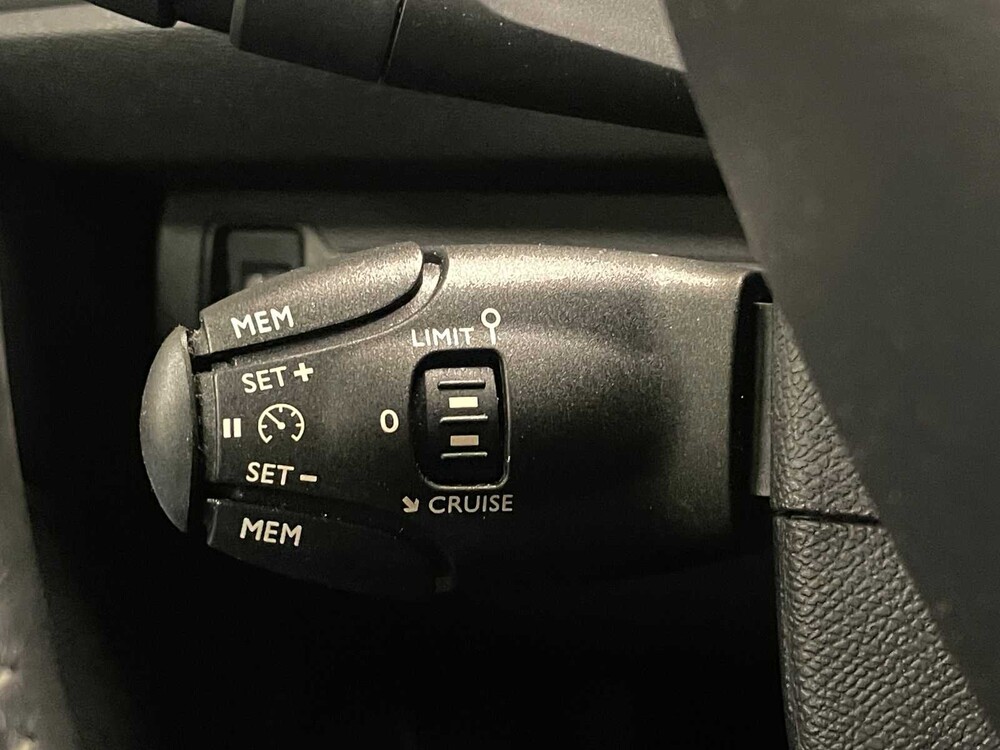 Peugeot 308 1.2 PureTech Style 131pk (Origineel-NL + 1e Eigenaar), JD-244-K