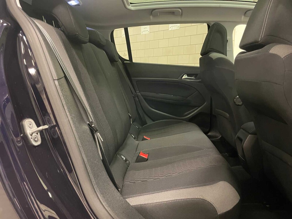 Peugeot 308 1.2 PureTech Style 131pk (Origineel-NL + 1e Eigenaar), JD-244-K