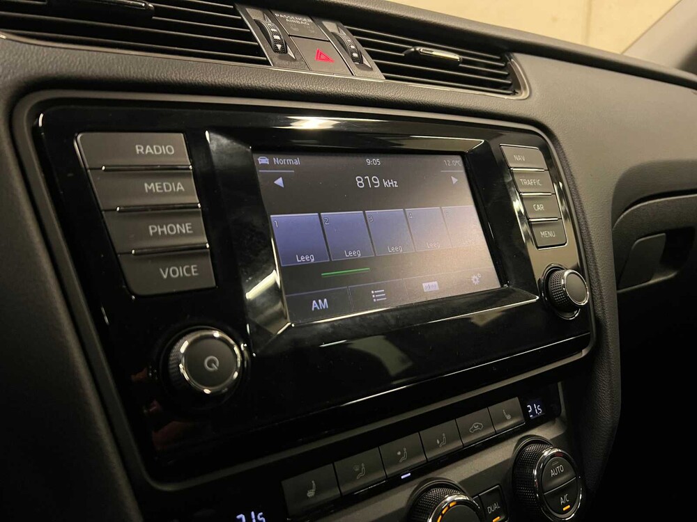 Skoda Octavia Combi 1.4 TSI DSG Greentech Ambition Businessline 140hp 2014 (Original-NL), 1-TVT-94