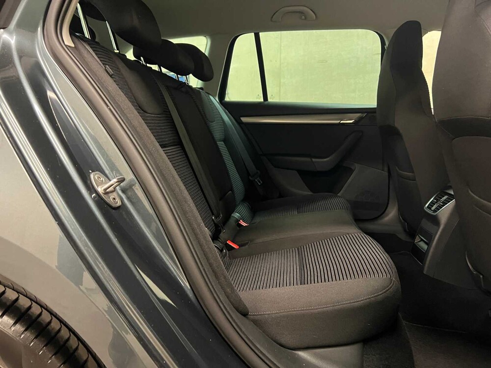 Skoda Octavia Combi 1.4 TSI DSG Greentech Ambition Businessline 140hp 2014 (Original-NL), 1-TVT-94