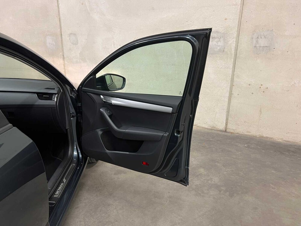 Skoda Octavia Combi 1.4 TSI DSG Greentech Ambition Businessline 140hp 2014 (Original-NL), 1-TVT-94