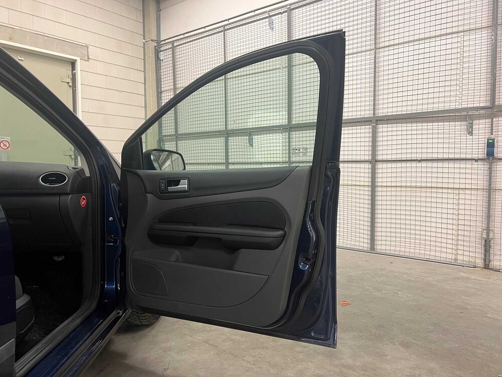 Ford Focus 1.6-16V Futura 101hp 2006 (Original-NL), 39-TH-KX