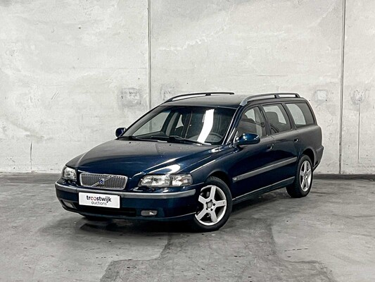 Volvo V70 2.4 Comfort Line 170PS 2003 (Original-NL), 51-LL-DD