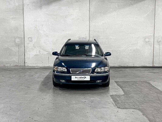 Volvo V70 2.4 Comfort Line 170PS 2003 (Original-NL), 51-LL-DD