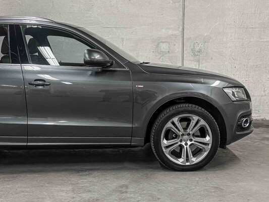 Audi Q5 3.2 FSI V6 Quattro S-line 271hp 2011, 52-XXH-7