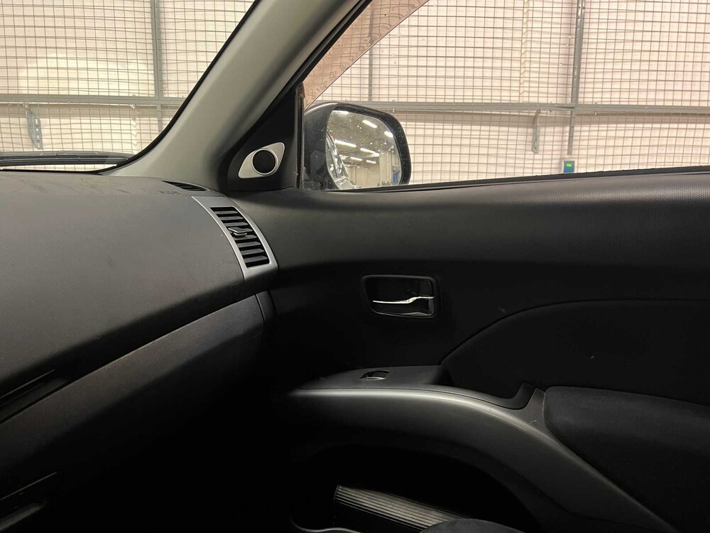 Mitsubishi Outlander 2.4 Intense+ Special Edition 170pk 2010 (Origineel-NL), 93-KNH-4