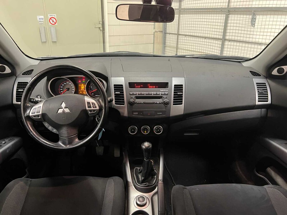 Mitsubishi Outlander 2.4 Intense+ Special Edition 170pk 2010 (Origineel-NL), 93-KNH-4