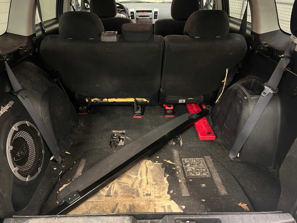 Mitsubishi Outlander 2.4 Intense+ Special Edition 170pk 2010 (Origineel-NL), 93-KNH-4