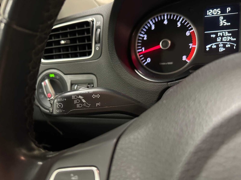 Volkswagen Polo 1.4-16V Highline 86pk 2009 (Origineel-NL), 48-JTJ-5