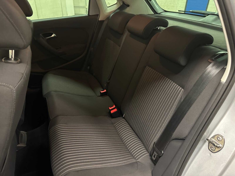 Volkswagen Polo 1.4-16V Highline 86pk 2009 (Origineel-NL), 48-JTJ-5