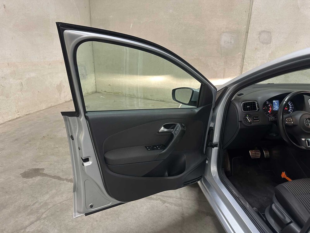 Volkswagen Polo 1.4-16V Highline 86pk 2009 (Origineel-NL), 48-JTJ-5