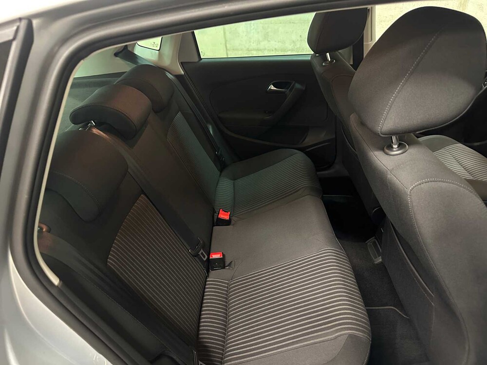 Volkswagen Polo 1.4-16V Highline 86pk 2009 (Origineel-NL), 48-JTJ-5