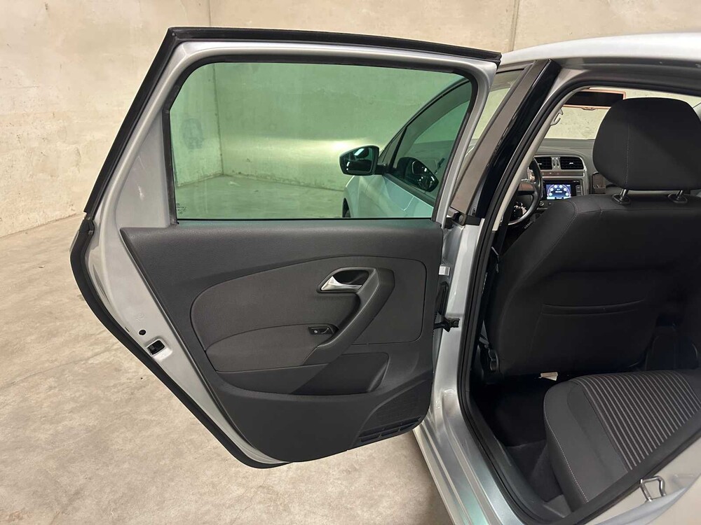 Volkswagen Polo 1.4-16V Highline 86pk 2009 (Origineel-NL), 48-JTJ-5