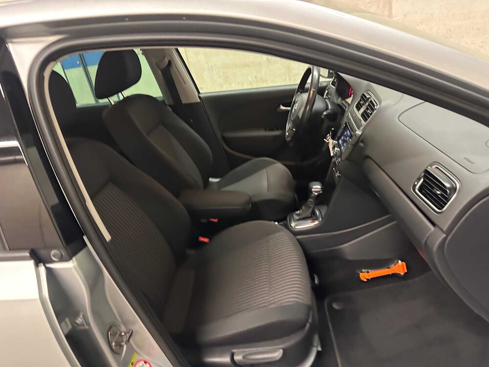 Volkswagen Polo 1.4-16V Highline 86pk 2009 (Origineel-NL), 48-JTJ-5