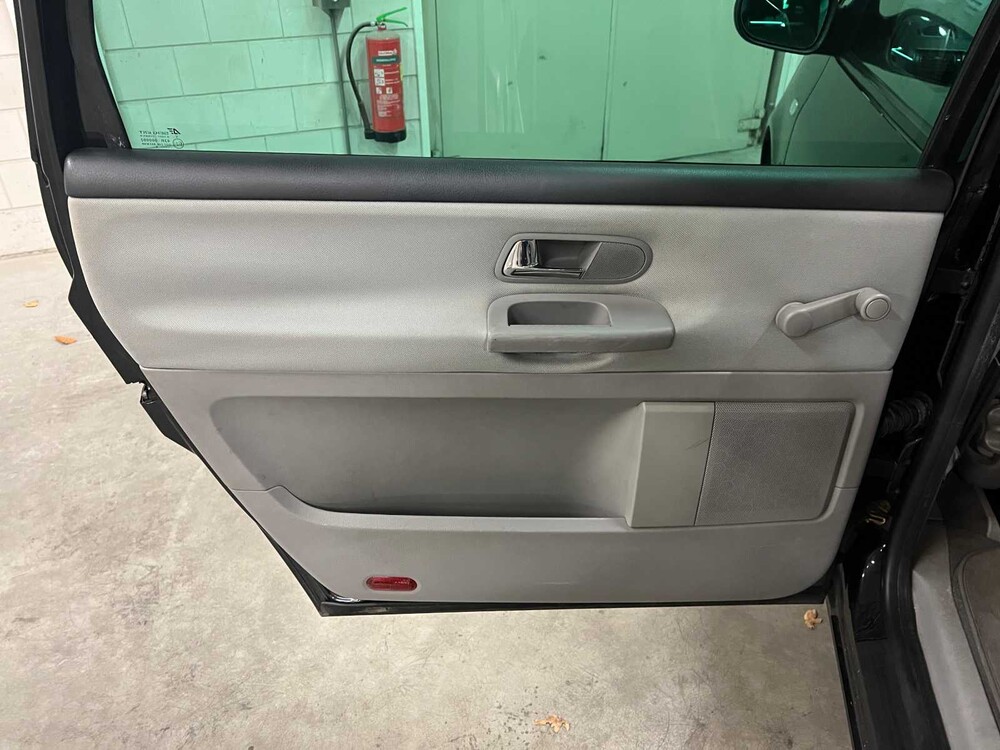 Ford Galaxy 2.3-16V Futura 140PS 2005 (Original-NL), 60-RL-FK