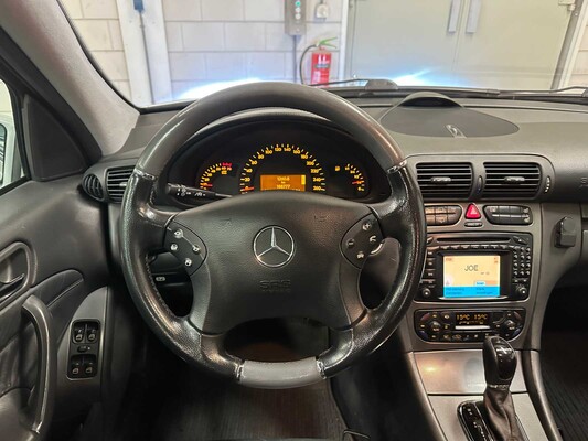 Mercedes-Benz C320 Elegance 218hp 2002 C-class Combi, XL-498-K