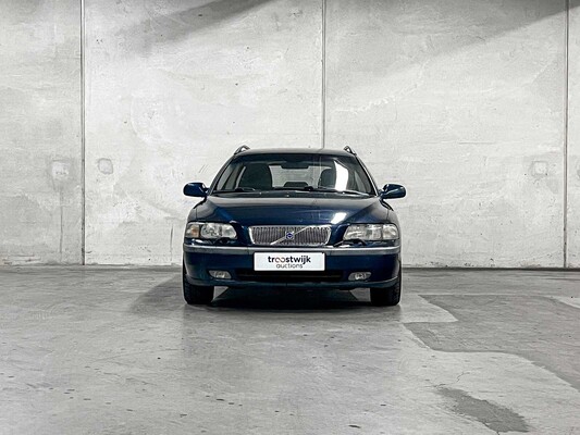 Volvo V70 2.4 Comfort Line 170PS 2003 (Original-NL), 51-LL-DD