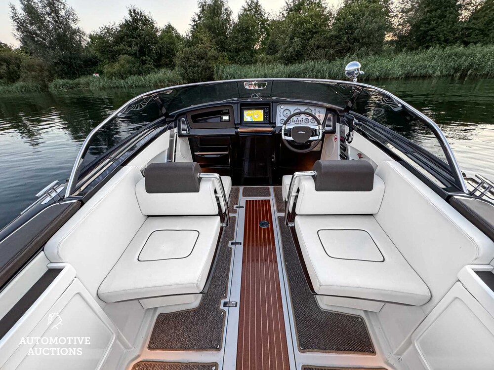 RIVA Iseo 27 8-Zylinder Yanmar