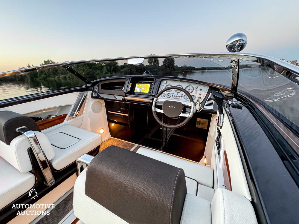 RIVA Iseo 27 8-Zylinder Yanmar