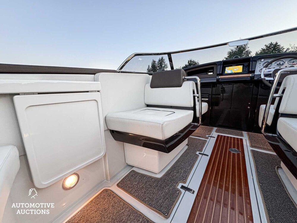 RIVA Iseo 27 8-Zylinder Yanmar