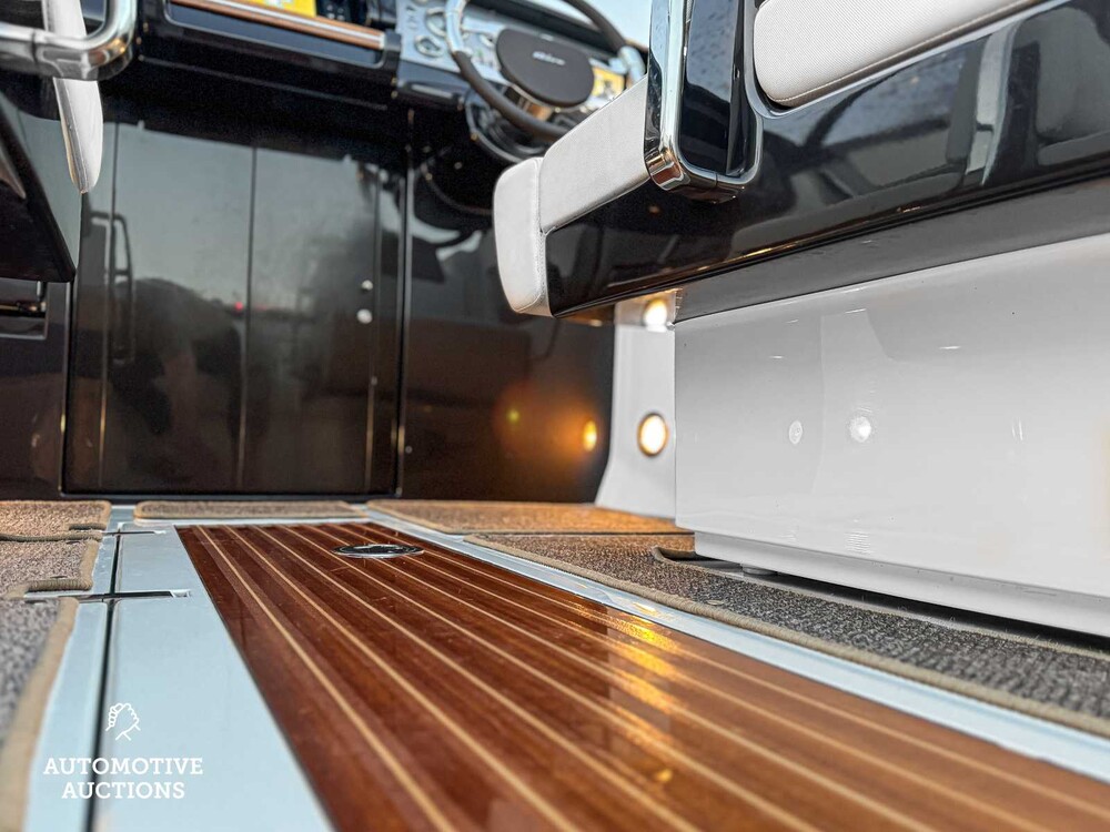 RIVA Iseo 27 8-Zylinder Yanmar