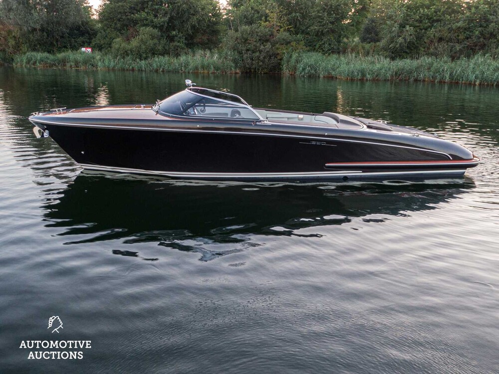 RIVA Iseo 27 8-Zylinder Yanmar