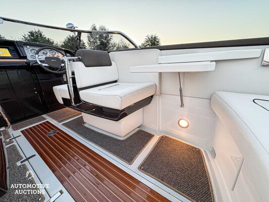 RIVA Iseo 27 8-cilinder Yanmar