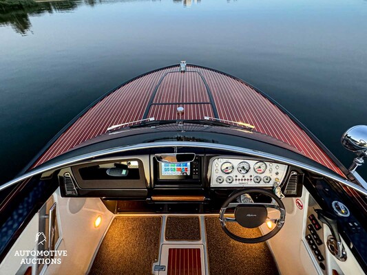 RIVA Iseo 27 8-cilinder Yanmar