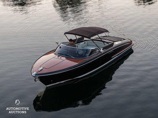 RIVA Iseo 27 8-cilinder Yanmar