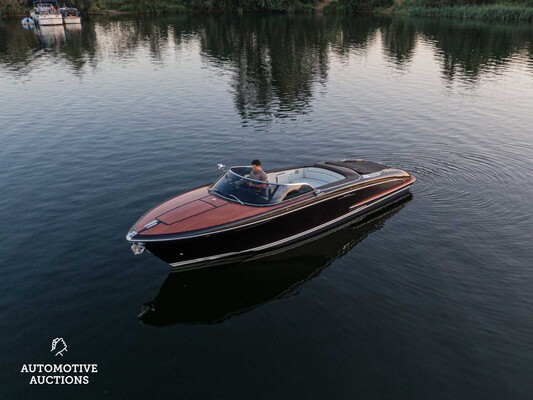 RIVA Iseo 27 8-cilinder Yanmar