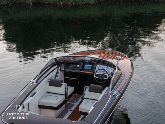 RIVA Iseo 27 8-cilinder Yanmar