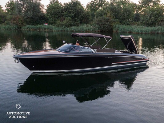 RIVA Iseo 27 8-cilinder Yanmar