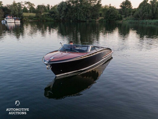 RIVA Iseo 27 8-cilinder Yanmar