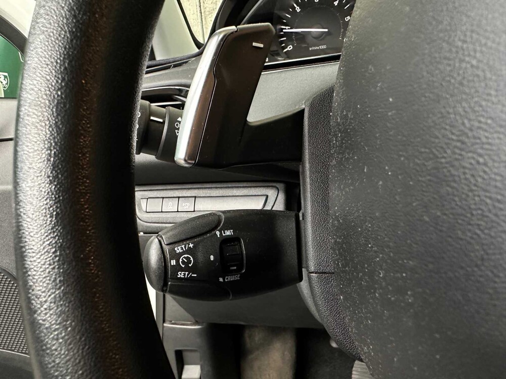 Peugeot 208 1.4 e-HDi Active 68hp 2012 (Original-UK), 86-XHN-2