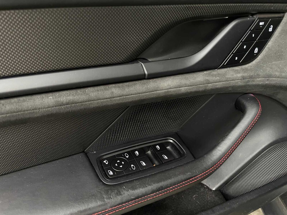 Porsche Taycan Sport Turismo GTS 93 kWh Sport-Chrono Sport-Design 600hp 2022 (Original-NL + 1st owner) -Carbon-, P-009-LP