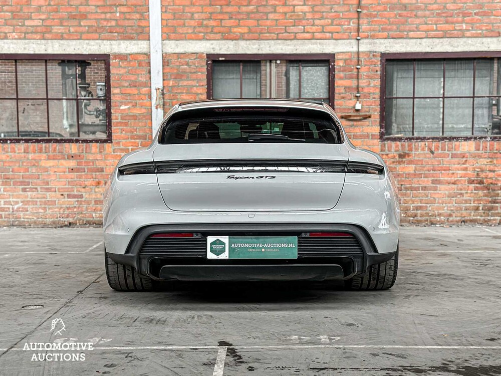 Porsche Taycan Sport Turismo GTS 93 kWh Sport-Chrono Sport-Design 600hp 2022 (Original-NL + 1st owner) -Carbon-, P-009-LP