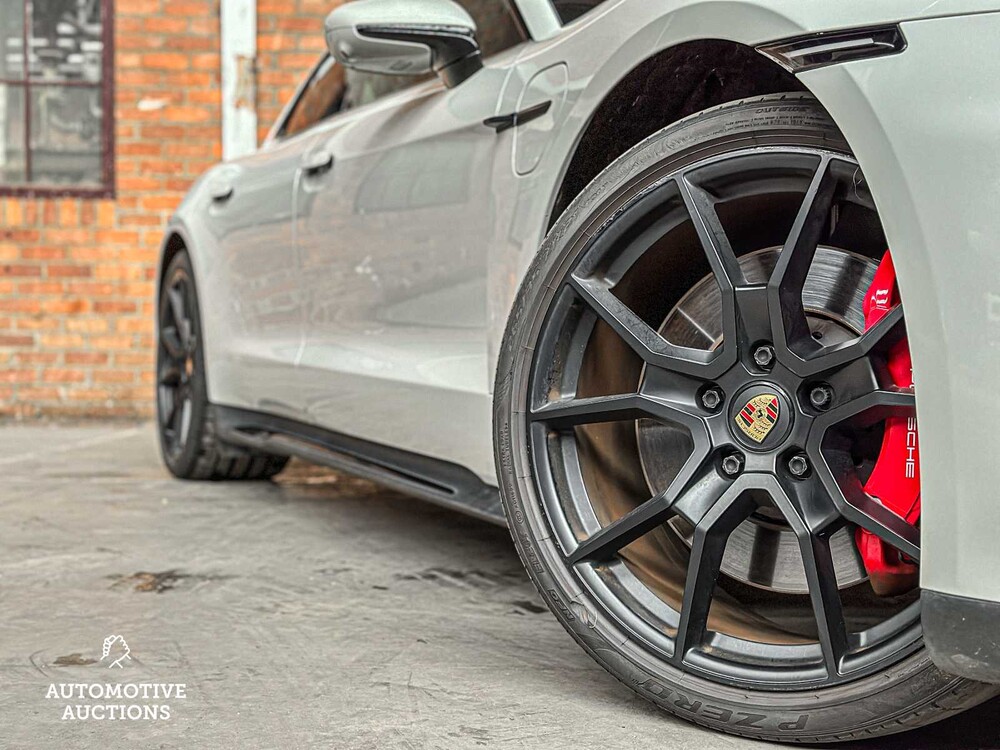 Porsche Taycan Sport Turismo GTS 93 kWh Sport-Chrono Sport-Design 600hp 2022 (Original-NL + 1st owner) -Carbon-, P-009-LP