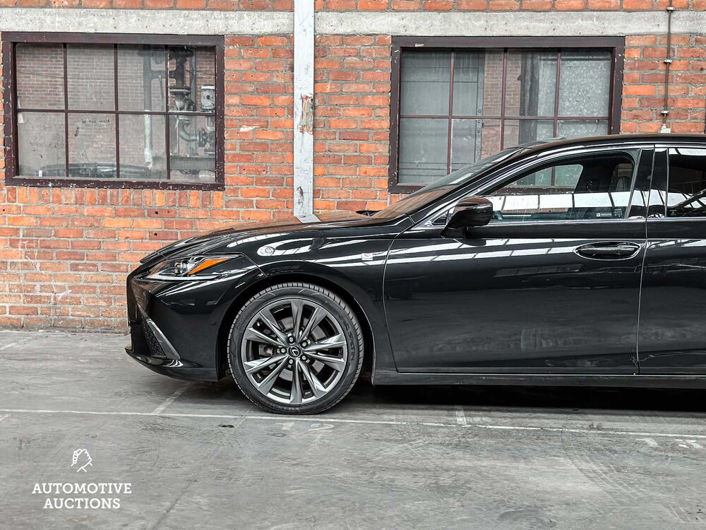 Lexus ES 300h F Sport Line 178hp 2019, ZN-650-B