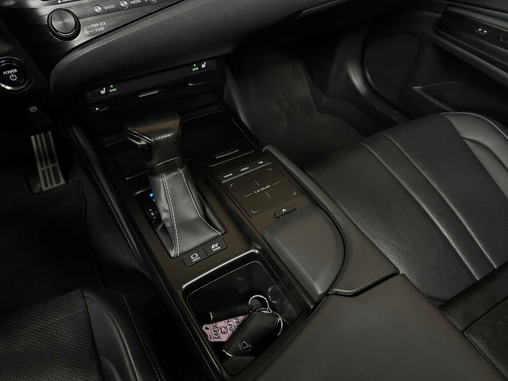 Lexus ES 300h F Sport Line 178hp 2019, ZN-650-B