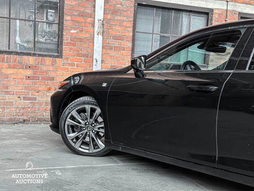 Lexus ES 300h F Sport Line 178hp 2019, ZN-650-B