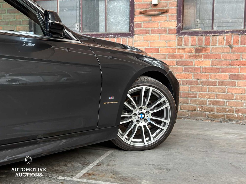 BMW 330e M-Sport Centennial High Executive 184pk 2016 (Origineel-NL) 3-serie, ND-217-B
