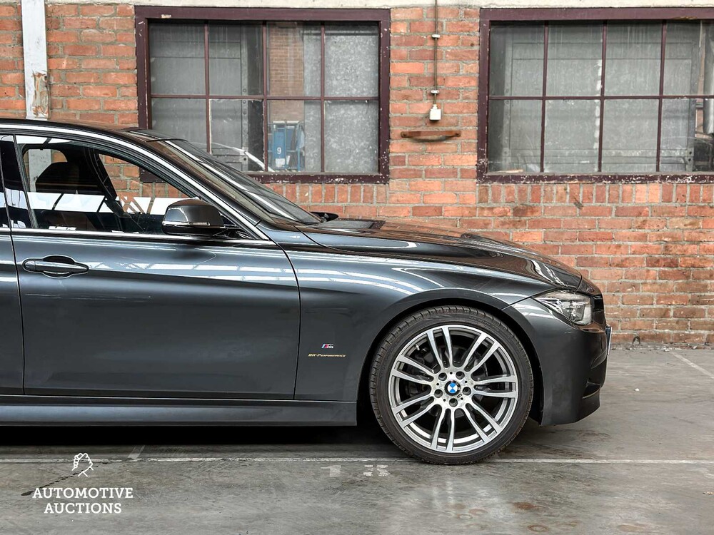 BMW 330e M-Sport Centennial High Executive 184pk 2016 (Origineel-NL) 3-serie, ND-217-B
