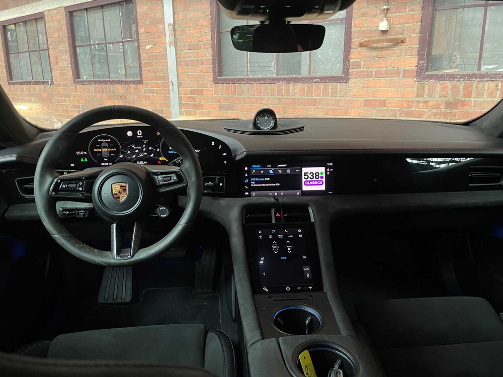 Porsche Taycan Sport Turismo GTS 93 kWh Sport-Chrono Sport-Design 600pk 2022 (Origineel-NL + 1e Eigenaar) -Carbon-, P-009-LP