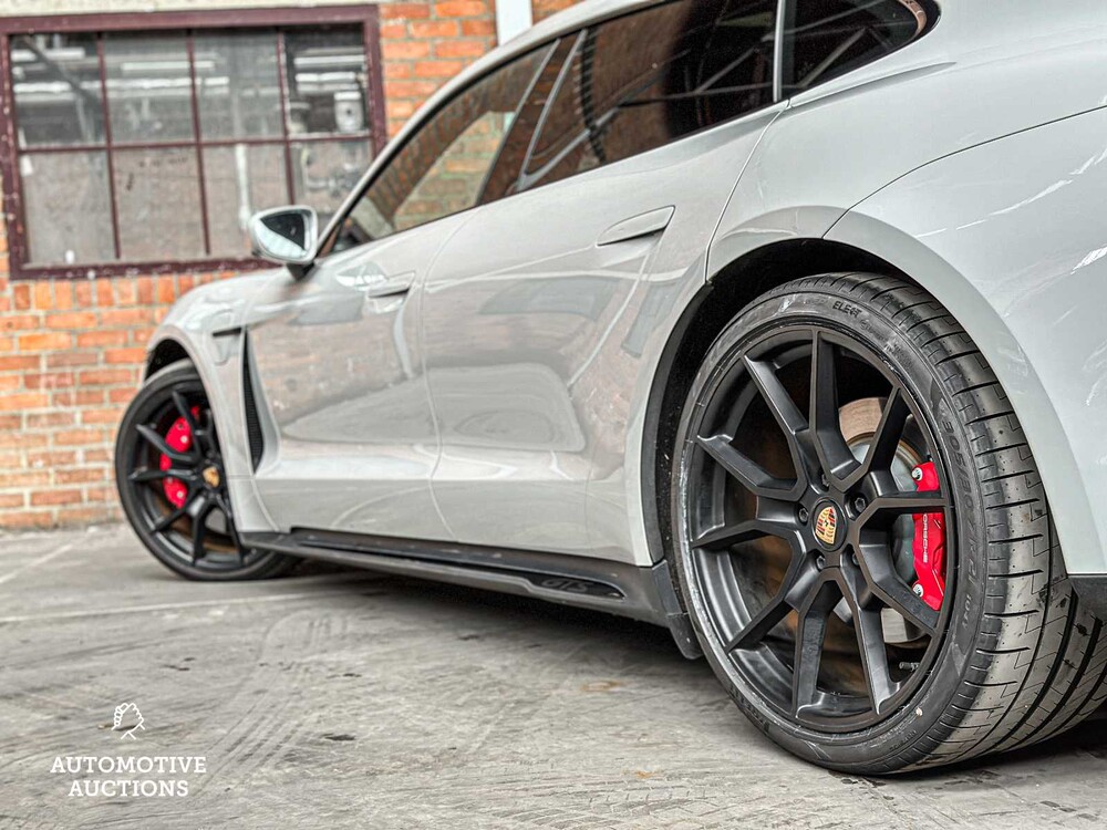 Porsche Taycan Sport Turismo GTS 93 kWh Sport-Chrono Sport-Design 600pk 2022 (Origineel-NL + 1e Eigenaar) -Carbon-, P-009-LP