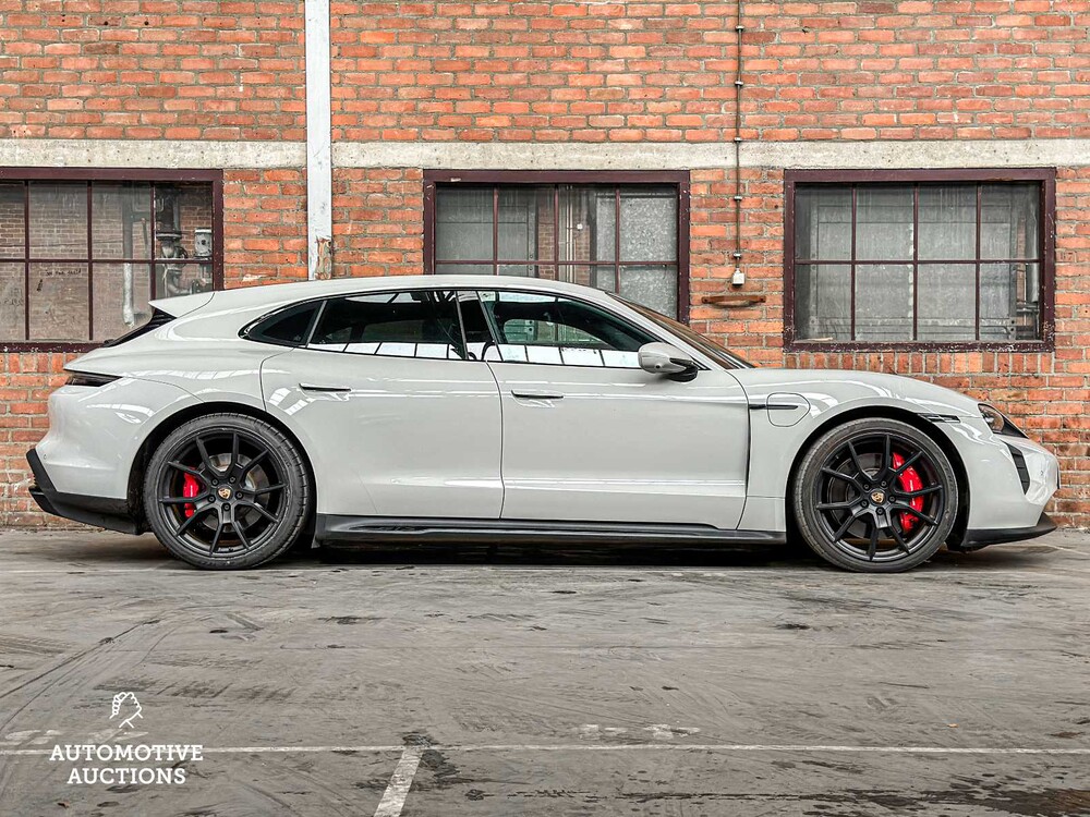 Porsche Taycan Sport Turismo GTS 93 kWh Sport-Chrono Sport-Design 600pk 2022 (Origineel-NL + 1e Eigenaar) -Carbon-, P-009-LP