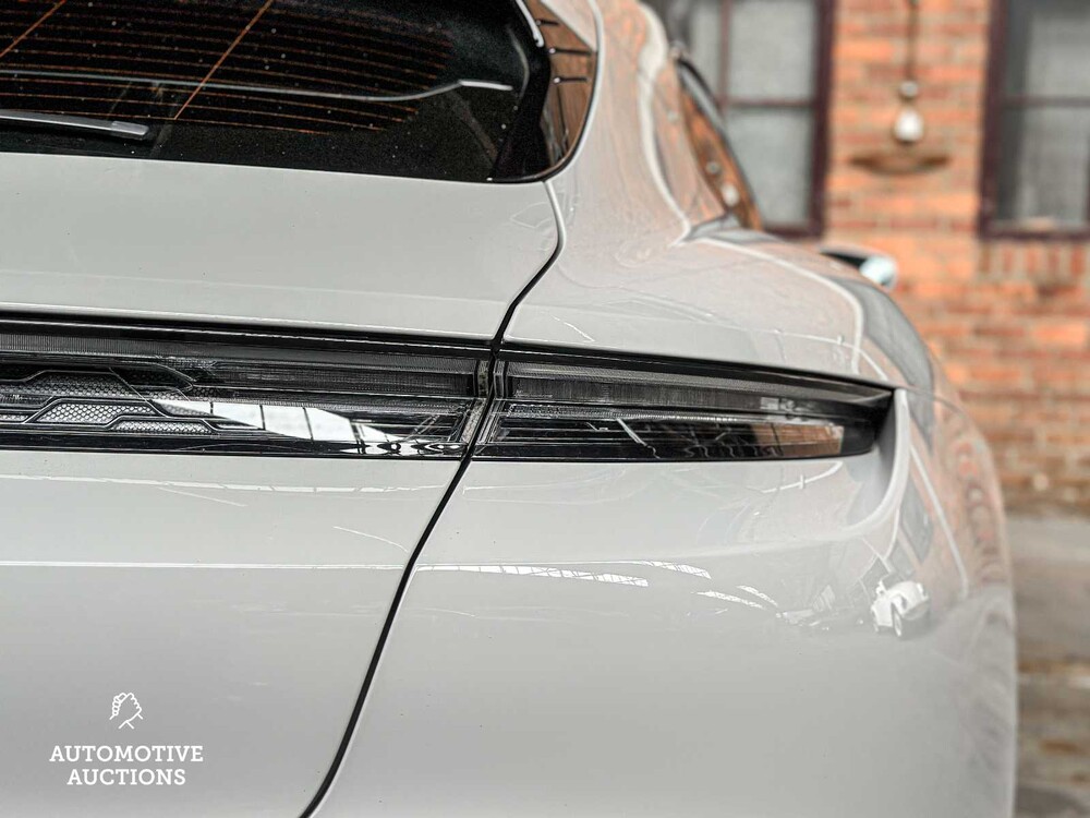 Porsche Taycan Sport Turismo GTS 93 kWh Sport-Chrono Sport-Design 600pk 2022 (Origineel-NL + 1e Eigenaar) -Carbon-, P-009-LP