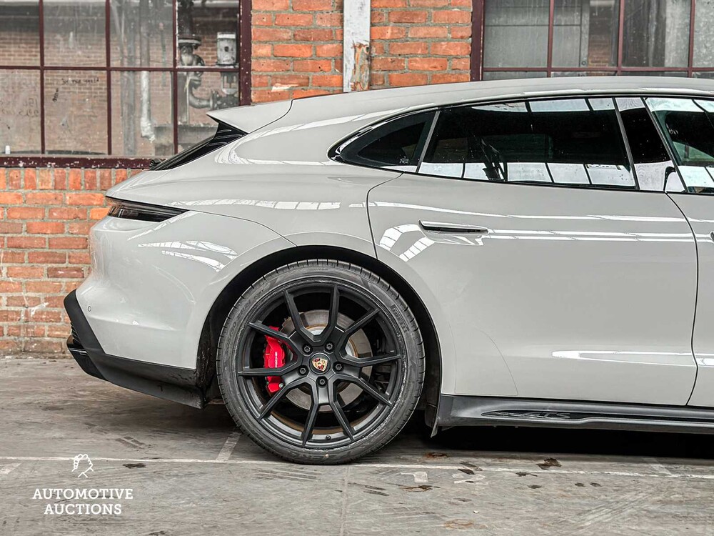 Porsche Taycan Sport Turismo GTS 93 kWh Sport-Chrono Sport-Design 600pk 2022 (Origineel-NL + 1e Eigenaar) -Carbon-, P-009-LP