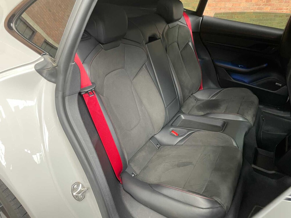 Porsche Taycan Sport Turismo GTS 93 kWh Sport-Chrono Sport-Design 600pk 2022 (Origineel-NL + 1e Eigenaar) -Carbon-, P-009-LP